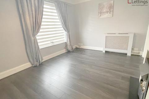 3 bedroom terraced house to rent, Clifton Nottingham NG1