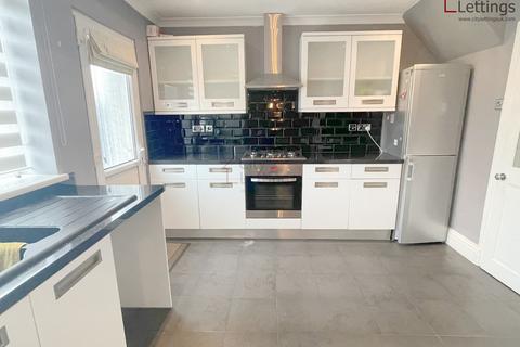 3 bedroom terraced house to rent, Clifton Nottingham NG1