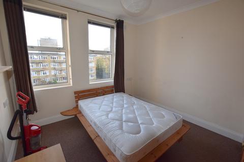 1 bedroom flat to rent, Carlton Court, 428 Christchurch Road