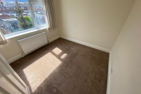 2 bedroom terraced house to rent - Bloomfield Avenue, Hull