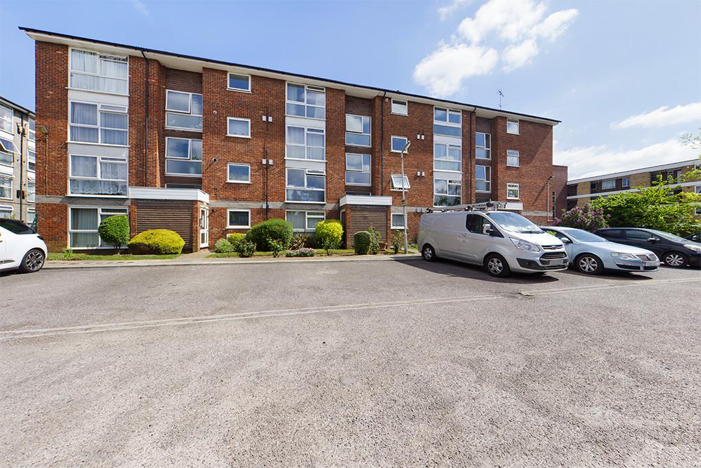 Sycamore Close, Northolt 1 bed apartment £175,000