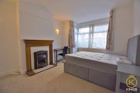 5 bedroom detached house to rent, Beckingham Road