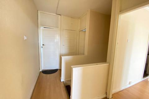 3 bedroom maisonette to rent - Farnham Road,, Sl2