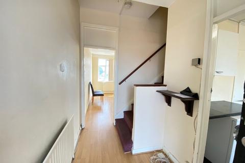 3 bedroom maisonette to rent - Farnham Road,, Sl2