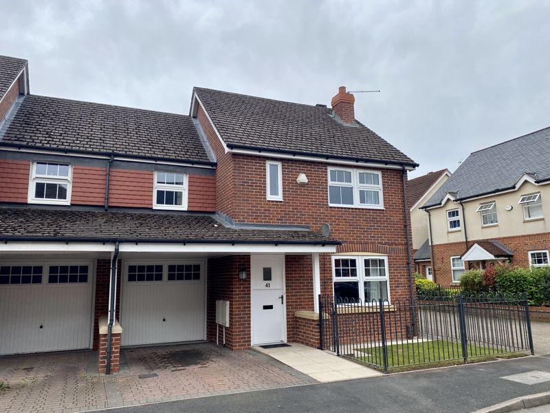 Galloway Green, Congleton 3 bed semidetached house £995 pcm (£230 pw)