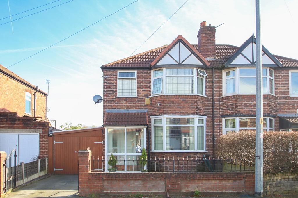Torbay Road, Urmston, Manchester, M41 3 bed semidetached house £