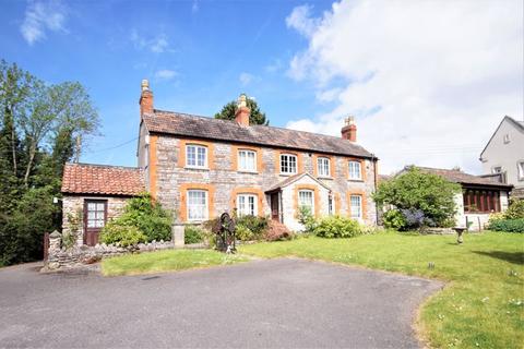 Roslyn Little Entry, Wells, BA5 2TP