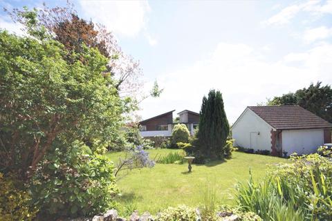 Roslyn Little Entry, Wells, BA5 2TP
