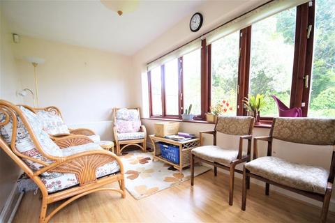 Roslyn Little Entry, Wells, BA5 2TP