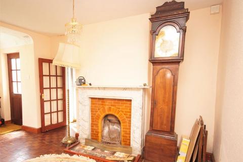 Roslyn Little Entry, Wells, BA5 2TP