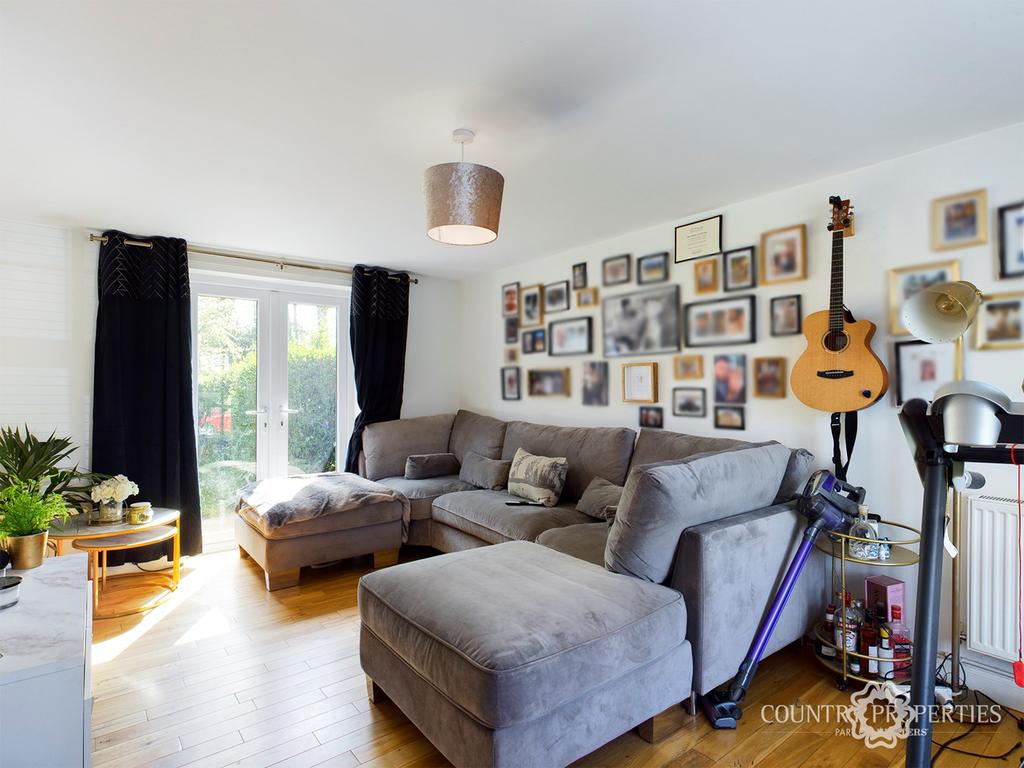 Longcroft Lane, Welwyn Garden City, AL8 3 bed terraced house £1,650