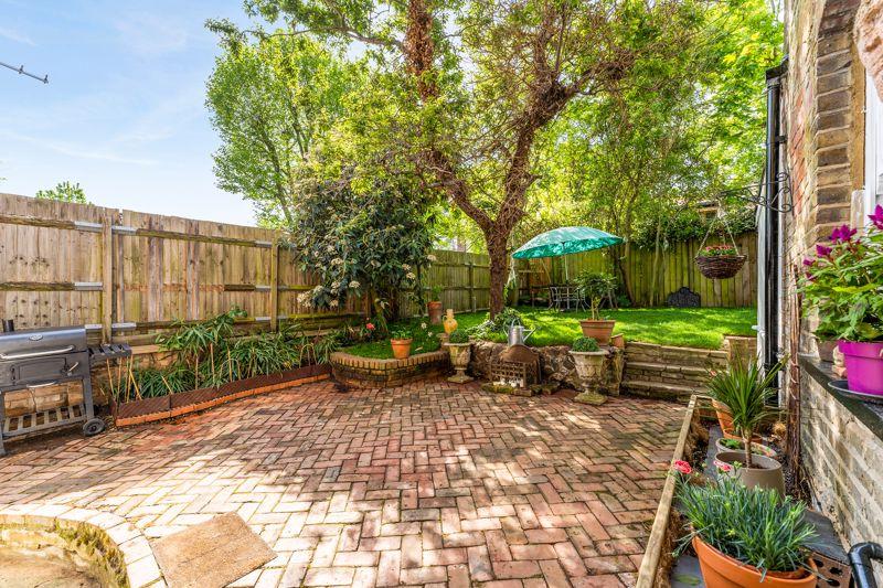 Woodland Gardens, Muswell Hill, N10 2 bed ground floor flat £875,000