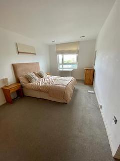 2 bedroom flat to rent - City Tower, South Quay, Canary Wharf, E14 9LS