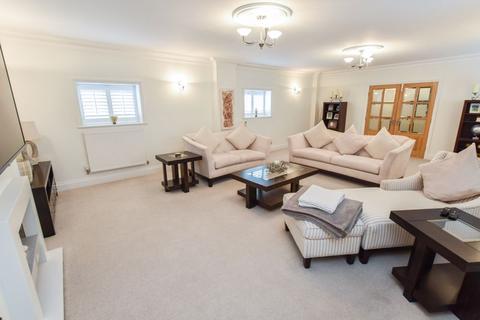 4 bedroom semi-detached house for sale - Station Road, Sutton Weaver, Cheshire