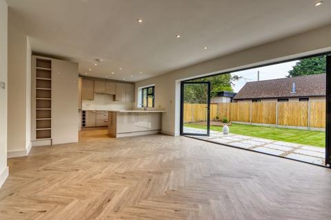 6 Delta Road, Chobham, Woking, GU24 8PY