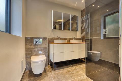 6 Delta Road, Chobham, Woking, GU24 8PY