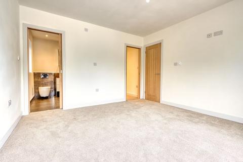 6 Delta Road, Chobham, Woking, GU24 8PY
