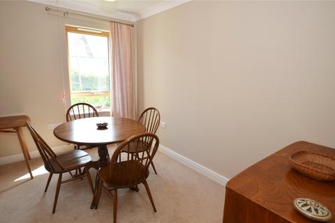 2 bedroom apartment for sale - Lealands Drive, Uckfield, East Sussex, TN22