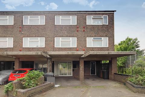11 Clover Close, London, E11 4QF