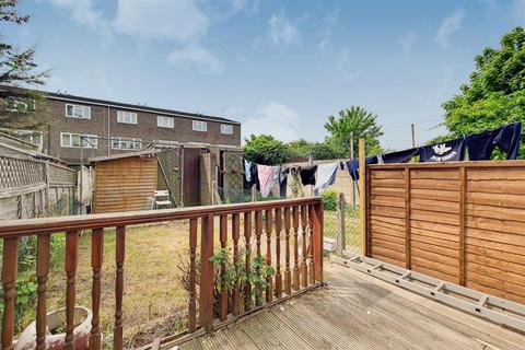 11 Clover Close, London, E11 4QF