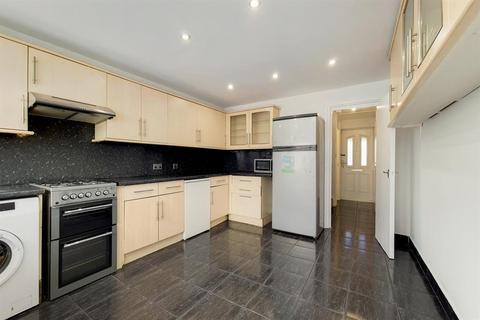 11 Clover Close, London, E11 4QF