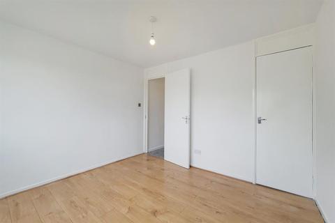 11 Clover Close, London, E11 4QF