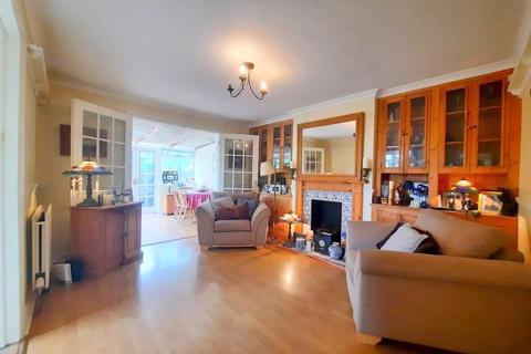48 Shakespeare Avenue, Feltham, TW14 9HX
