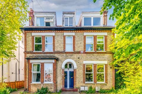 31 Queens Road, Wallington, SM6 0AG