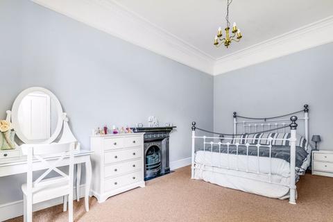 31 Queens Road, Wallington, SM6 0AG