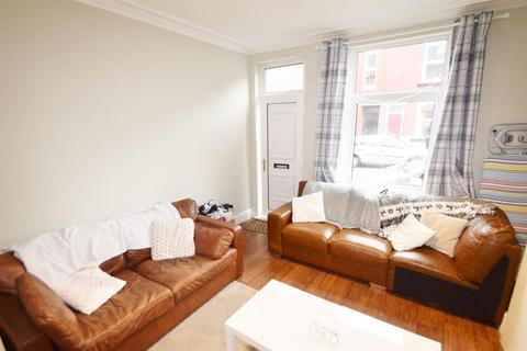 3 bedroom terraced house to rent - 10 Eastwood Rd