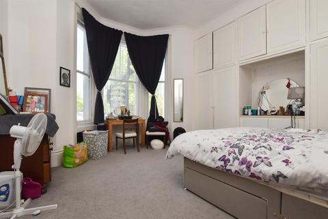 Flat 2, 1 Anglesea Terrace, St Leonards-on-sea, TN38 0QS