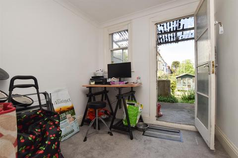 Flat 2, 1 Anglesea Terrace, St Leonards-on-sea, TN38 0QS