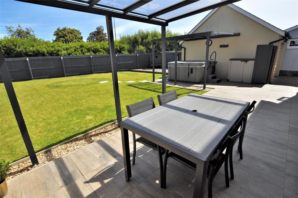 Patio1.JPG