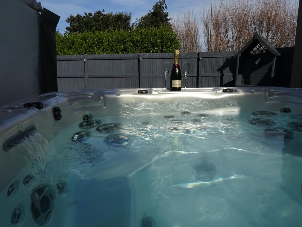 Hot tub bubbles 1.jpg