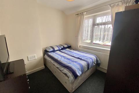 3 bedroom semi-detached house for sale - Park Lane West, Tipton, DY4 8