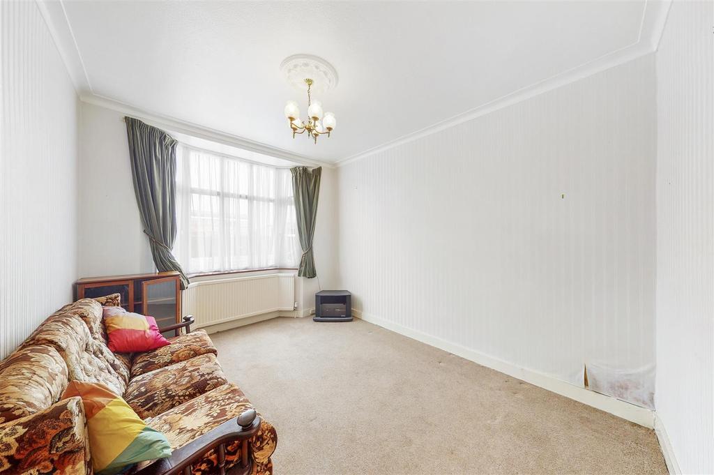 East Lane, WEMBLEY 3 bed semidetached house for sale £600,000