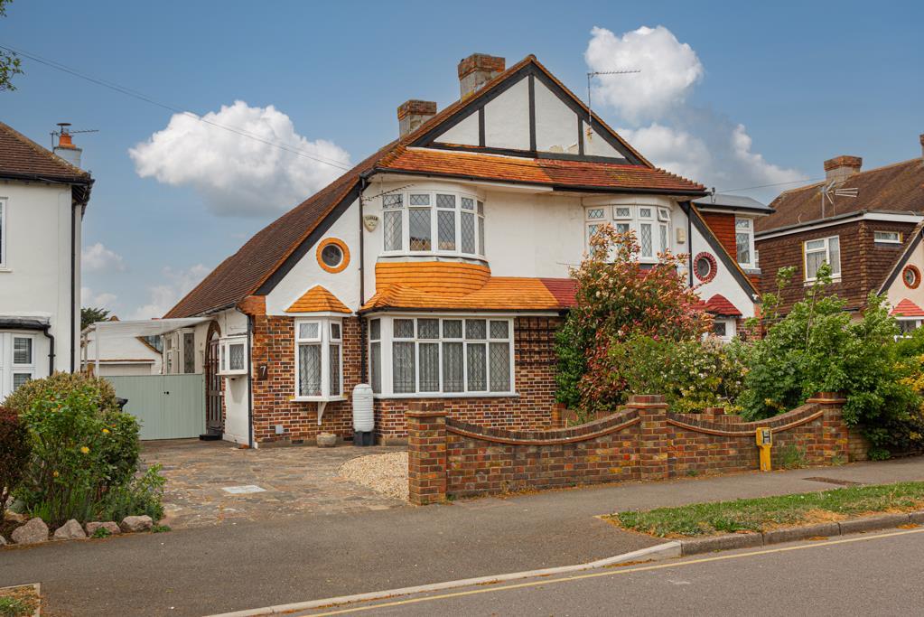 Bradstock Road, Stoneleigh 3 bed semidetached house £650,000