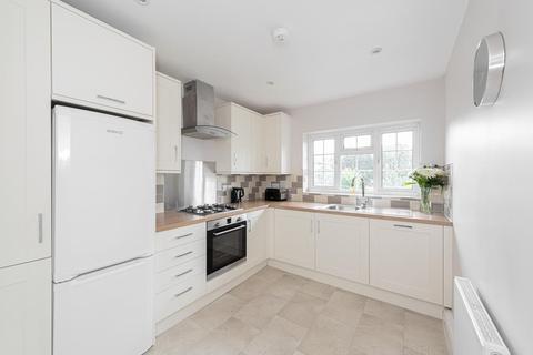 14 Worcester Park Road, Worcester Park, KT4 7QD