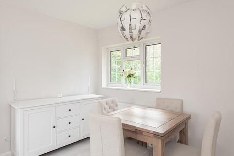 14 Worcester Park Road, Worcester Park, KT4 7QD