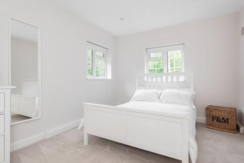 14 Worcester Park Road, Worcester Park, KT4 7QD