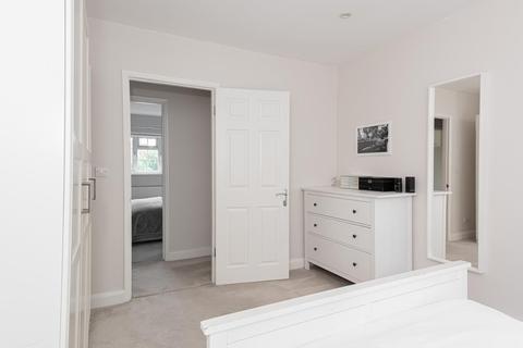 14 Worcester Park Road, Worcester Park, KT4 7QD