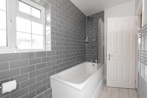 14 Worcester Park Road, Worcester Park, KT4 7QD