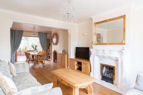 20 The Mount, Worcester Park, KT4 8UD
