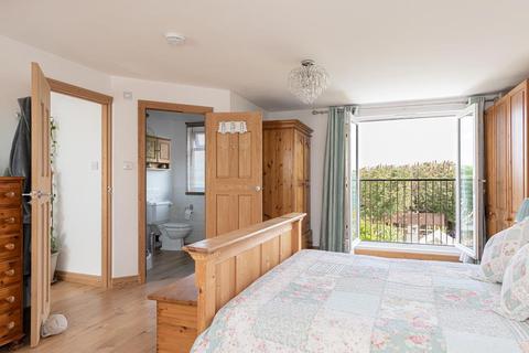 20 The Mount, Worcester Park, KT4 8UD