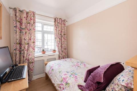 20 The Mount, Worcester Park, KT4 8UD