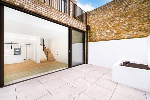 4 bedroom terraced house to rent, Walcot Mews, Walcot Square, London, SE11
