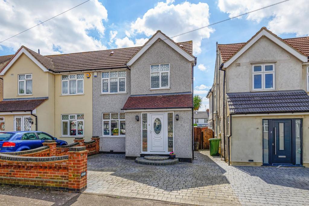 Burnway, Hornchurch 3 bed house £550,000