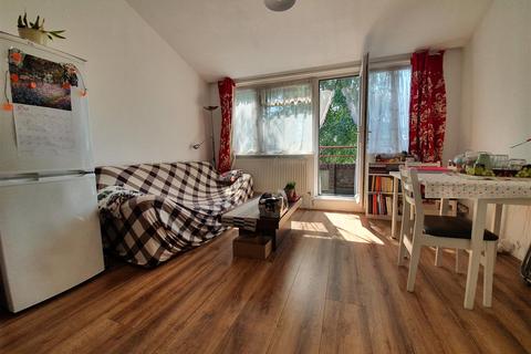 1 bedroom apartment to rent, Whitehall Road, Uxbridge, UB8