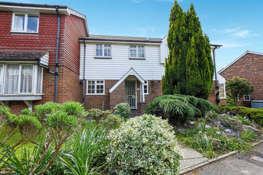 Rogersmead, Tenterden 3 bed terraced house £350,000