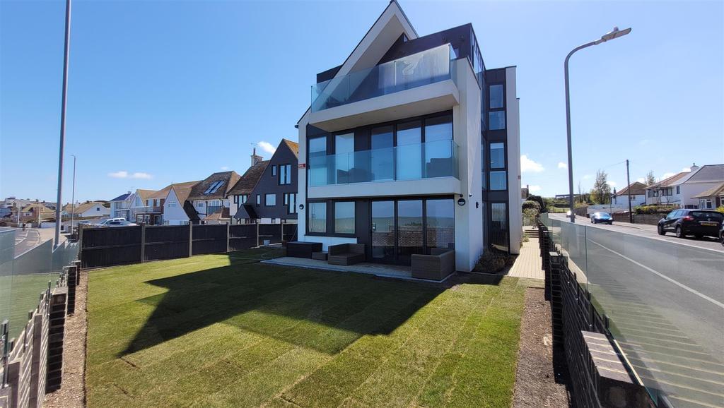 Sea Sky House, Westleigh Road, WestgateOnSea 2 bed apartment £450,000
